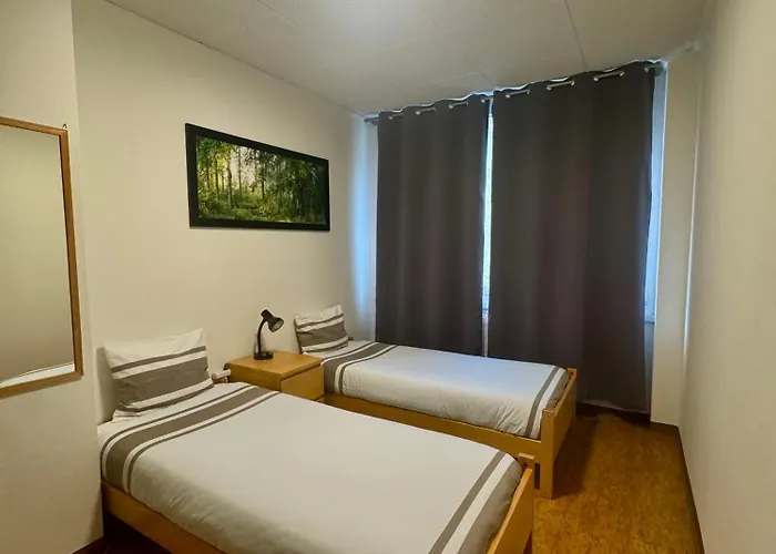 Pour Tous אורחן