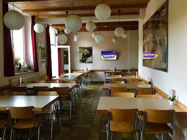 Pour Tous ואלורבה