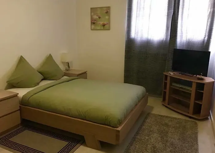 אורחן Pour Tous 2*