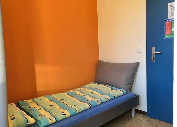 Pour Tous 瓦洛尔布