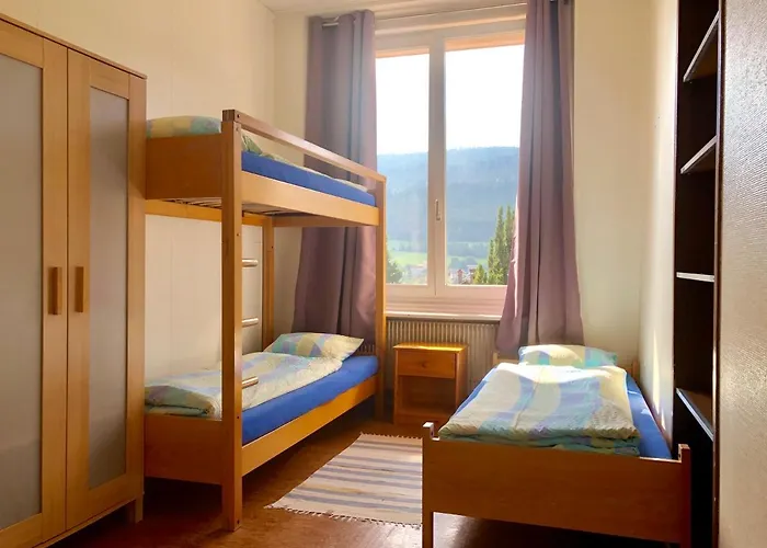 Pour Tous 2* 瓦洛尔布